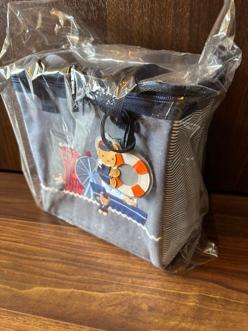 ⭐︎れぃぽん⭐︎新品未使用　ファミリア　保冷バッグ　限定品