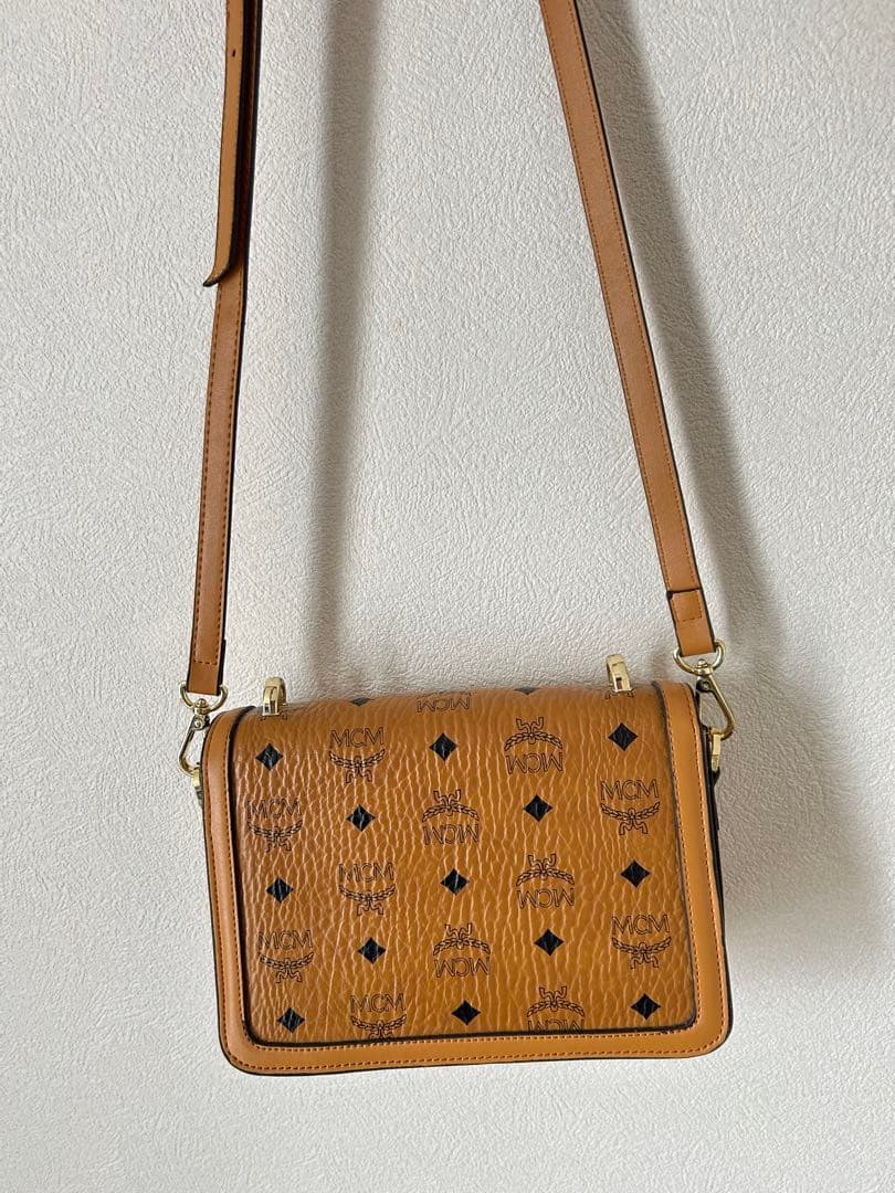 MCM ショルダーバッグ ブラウン ロゴ柄 ゴールド金具