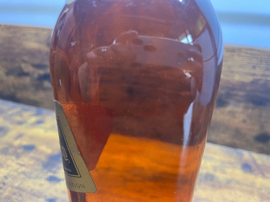 ジョニーウォーカー ブラックラベル 金キャップ 白紋章 化粧箱付き　特級　082