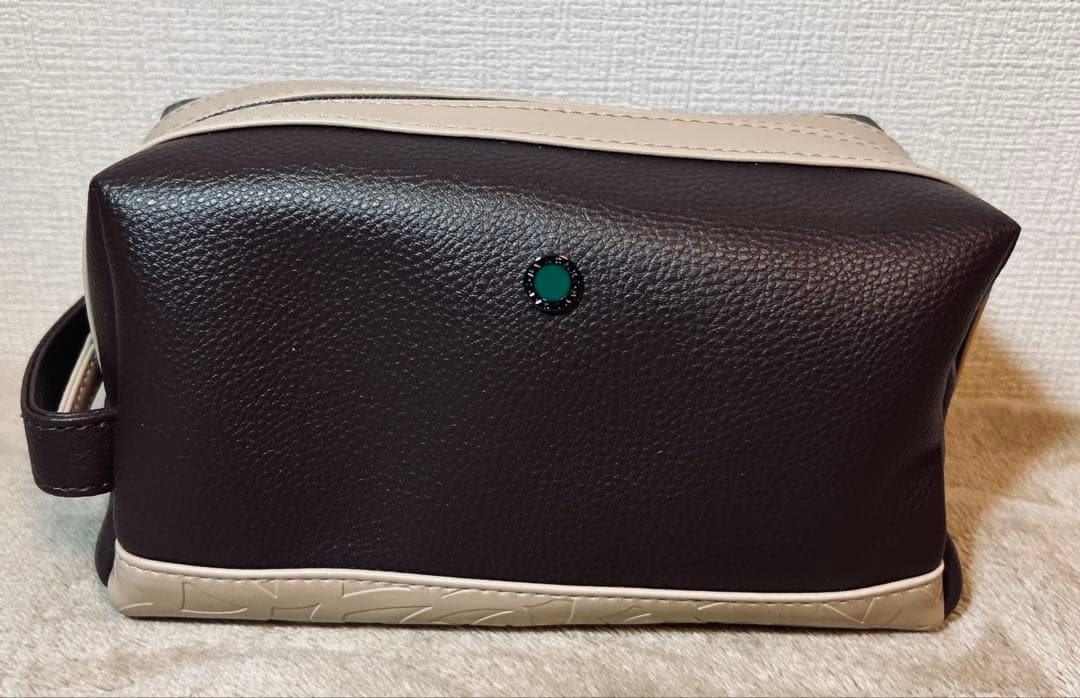 エミレーツ航空　ファーストクラス　ブルガリポーチ　アメニティ　レジェンメコブラー