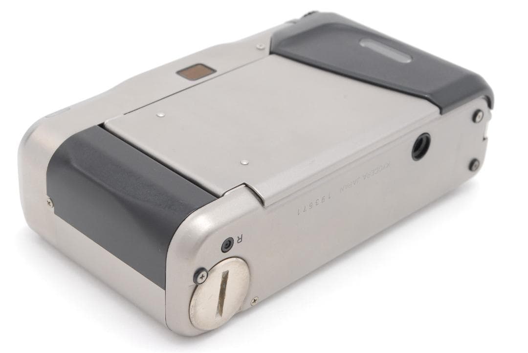 【美品 箱付き】 コンタックス Contax T2 チタンシルバー