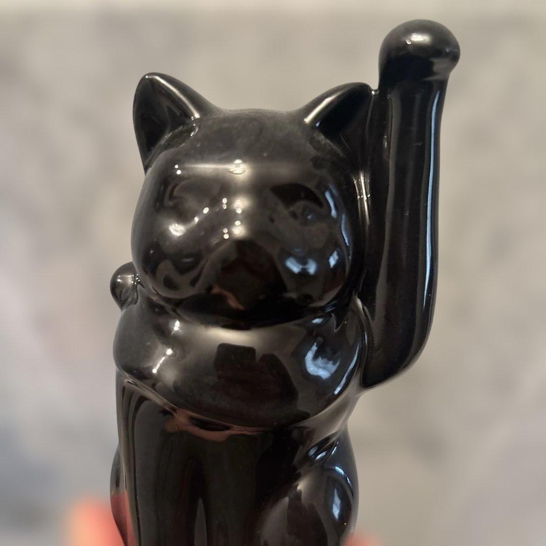 1980年代　雰囲気抜群でスリムな体型の黒猫招き猫