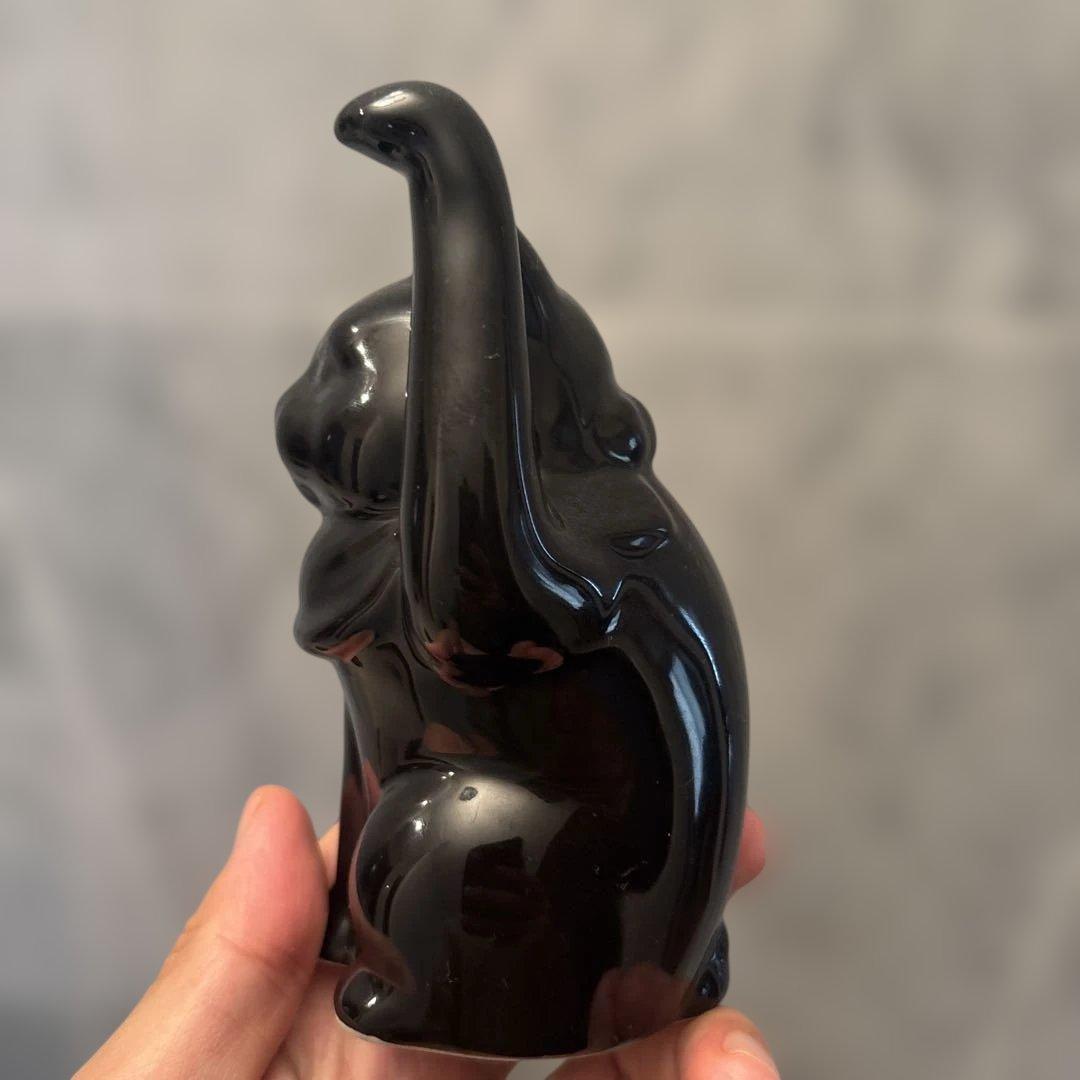 1980年代　雰囲気抜群でスリムな体型の黒猫招き猫