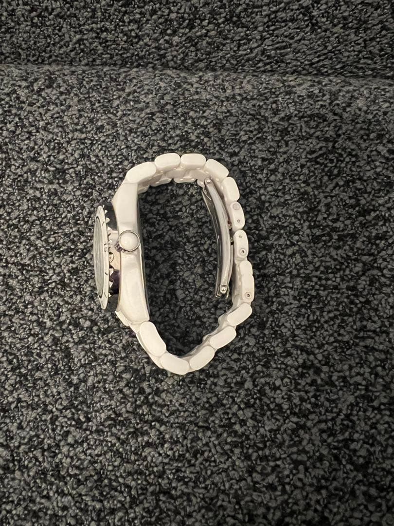 ホワイトセラミック腕時計