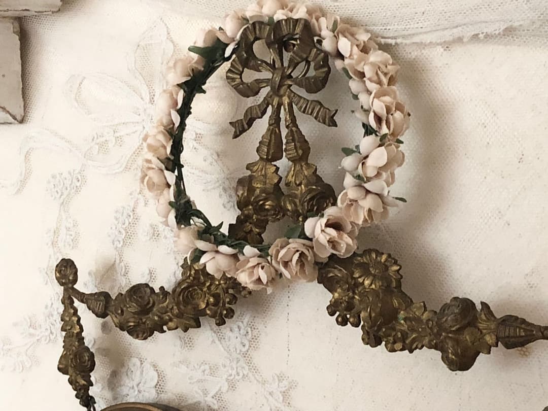 花冠　ティアラ　リース　白にピンクベージュ  エクリュ