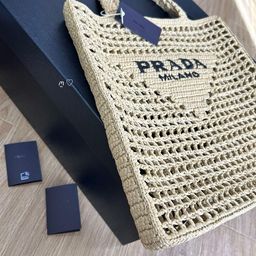 新品　PRADAプラダ　クロシェトートバッグ1BG393　カゴ　ラフィア　現行品