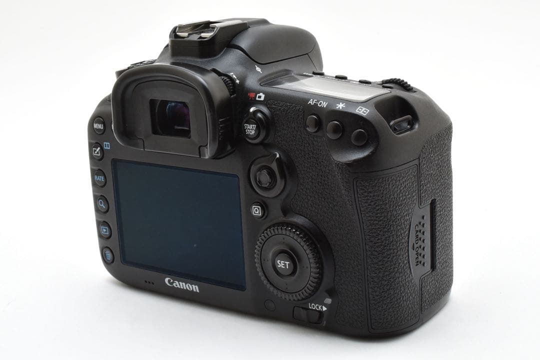 Canon EOS 7D Mark II ＋ EF-S EF 35-80mm