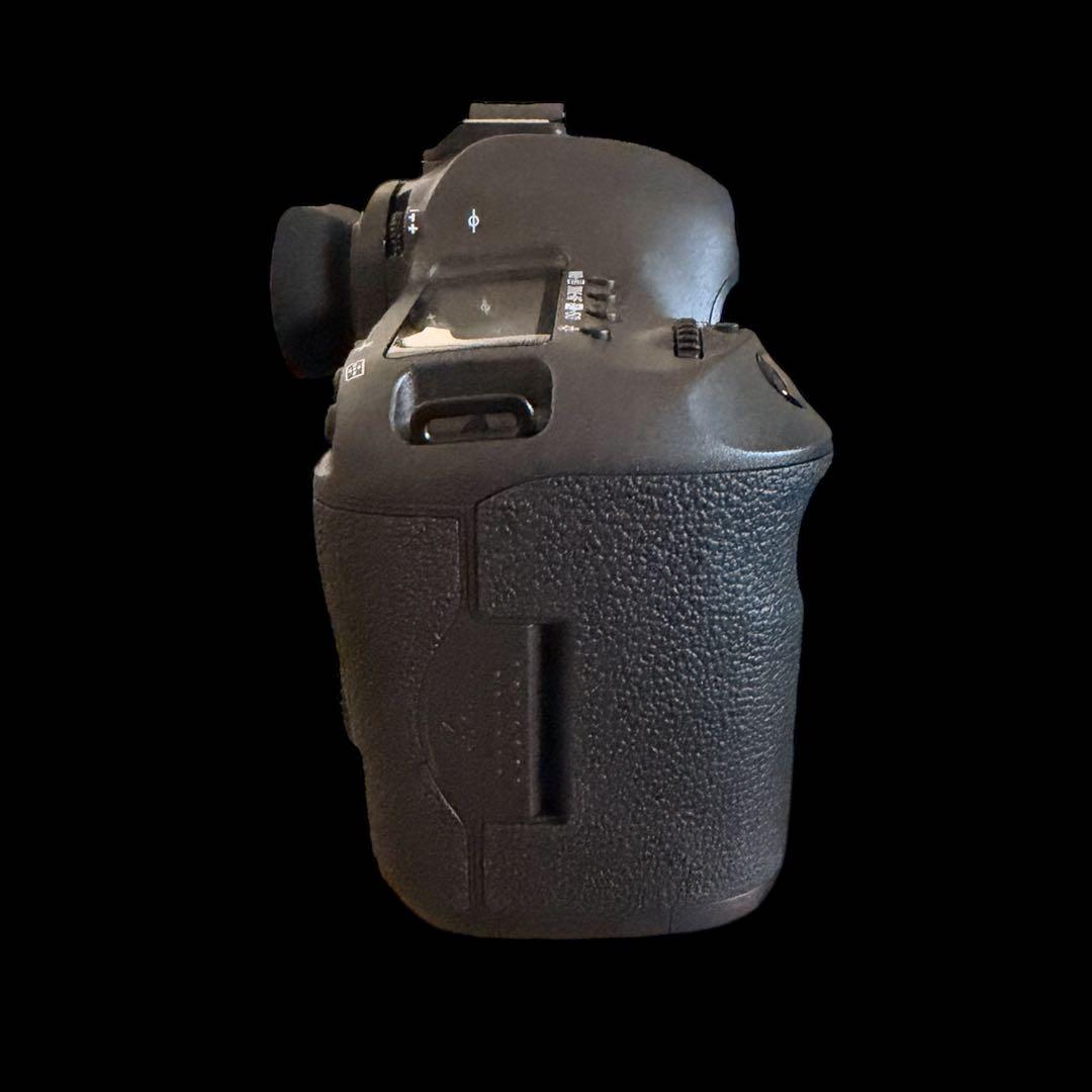 【美品】Canon EOS 5Ds デジタル一眼レフカメラ 本体