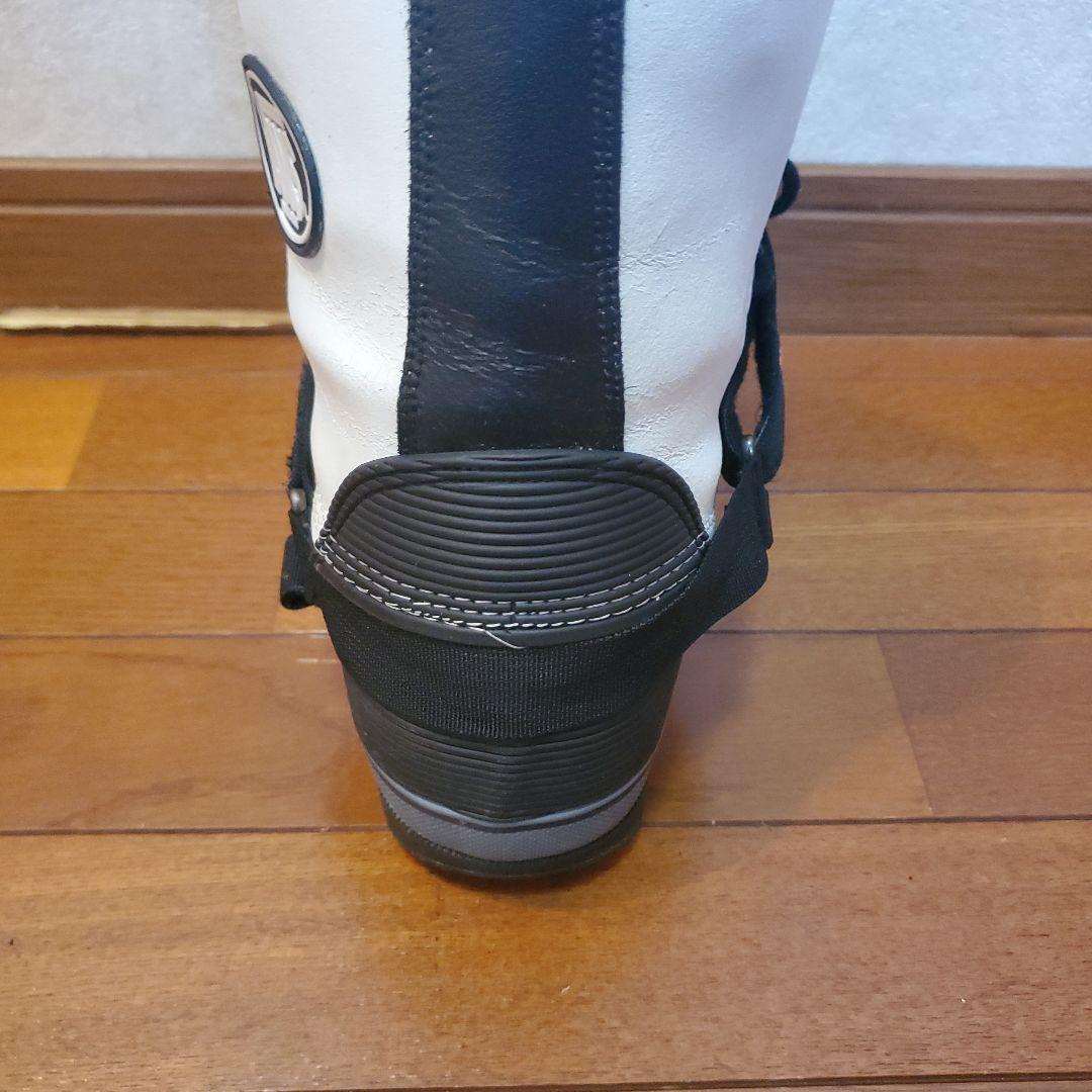 VANS　バンズ　スノーボードブーツ　紐タイプ