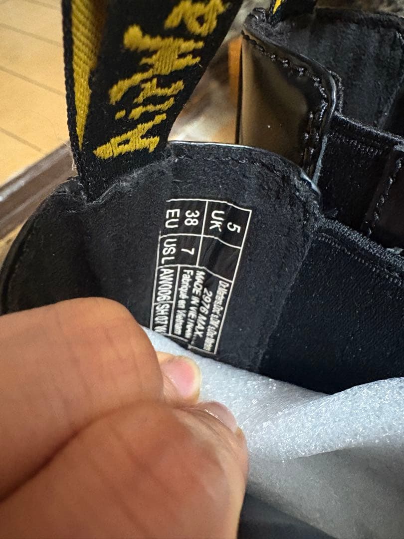 美品　クリーニング済み　厚底ブラックショートブーツ　チェルシー　男女兼用