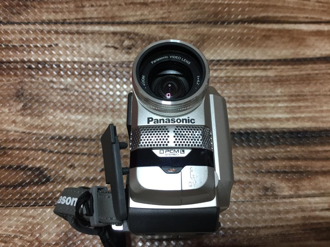 撮影再生ダビングOK　Panasonic　NV-DS200　付属品有　液晶大画面