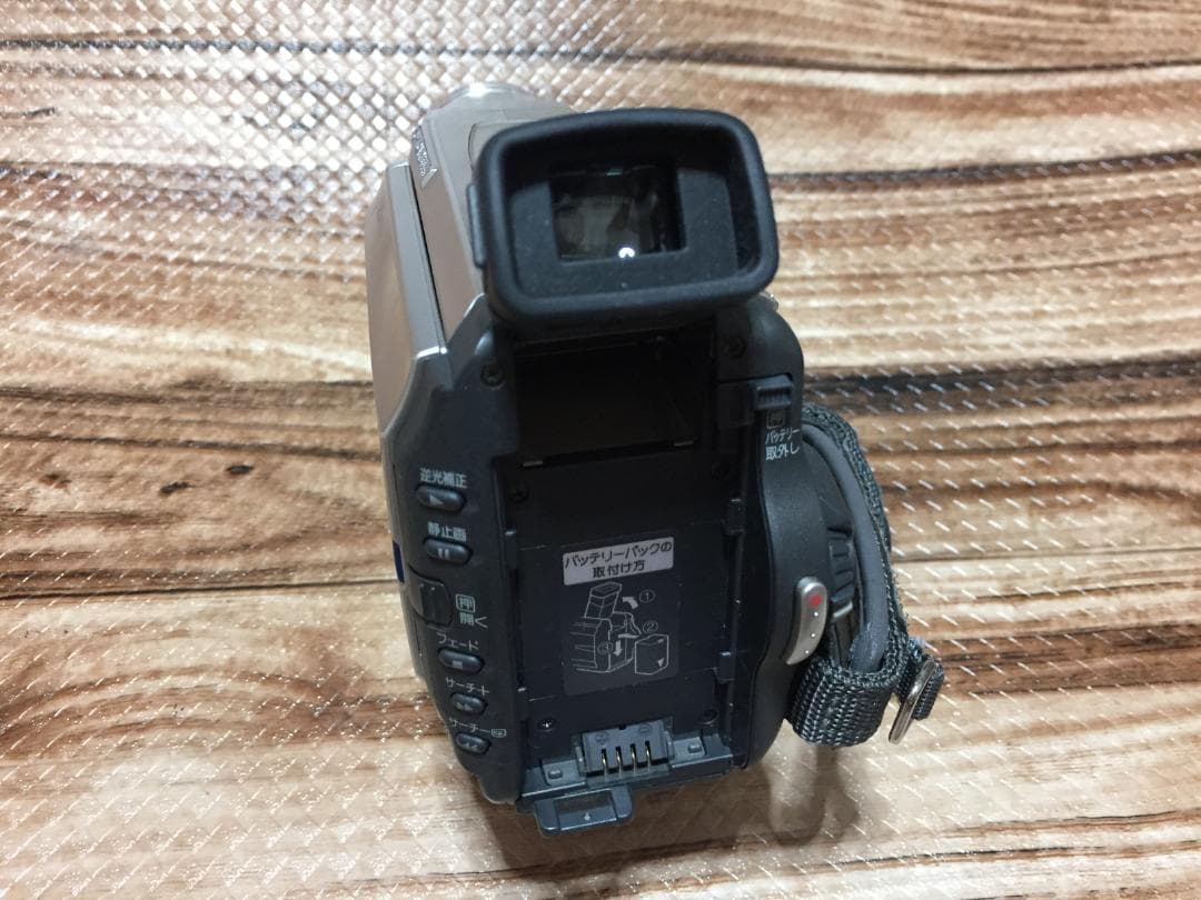 撮影再生ダビングOK　Panasonic　NV-DS200　付属品有　液晶大画面