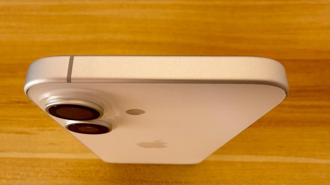 iPhone16 128GB ホワイト simフリー バッテリー100%