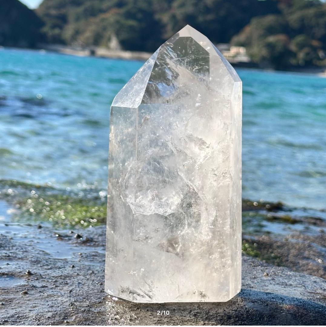 1.7kg虹入り 【水晶　ポイント】 Rainbow Rock Crystal