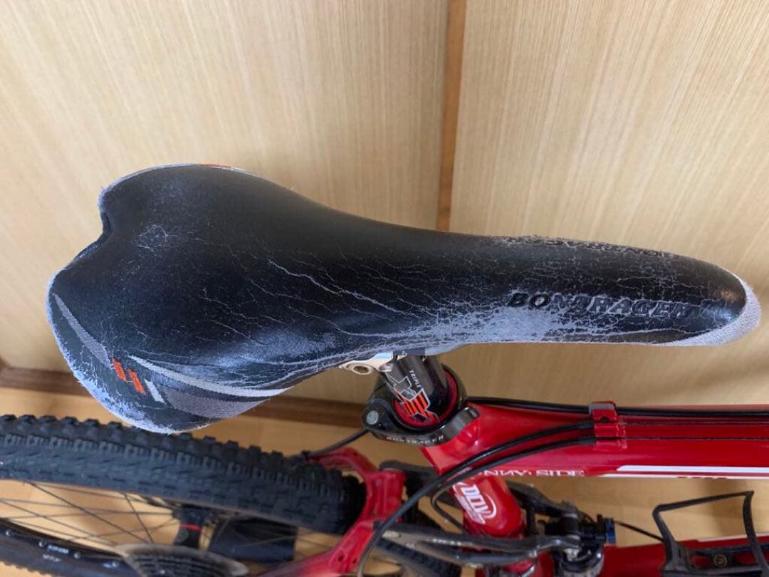 美品　TREK マウンテンバイク レッド