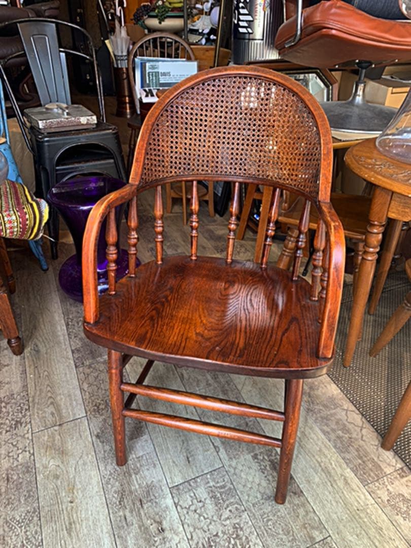 シンリーオーク材アームチェアー