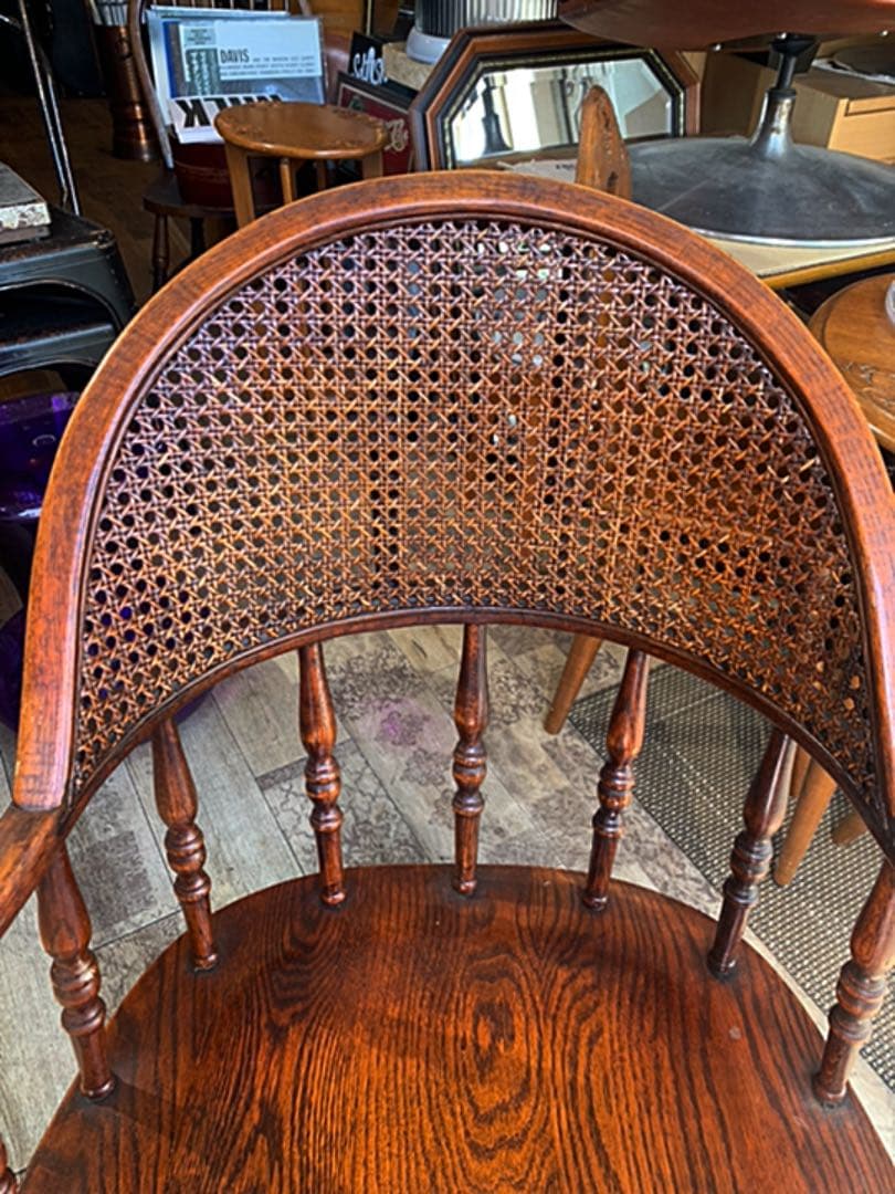 シンリーオーク材アームチェアー