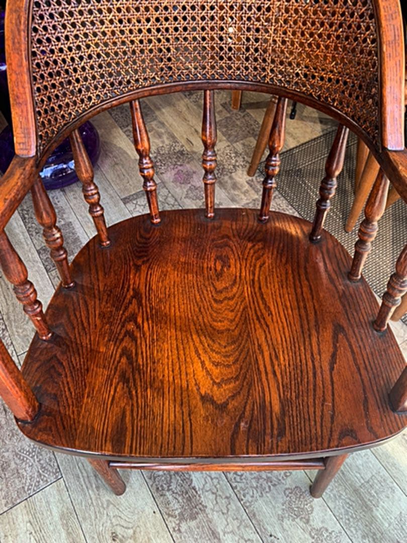 シンリーオーク材アームチェアー