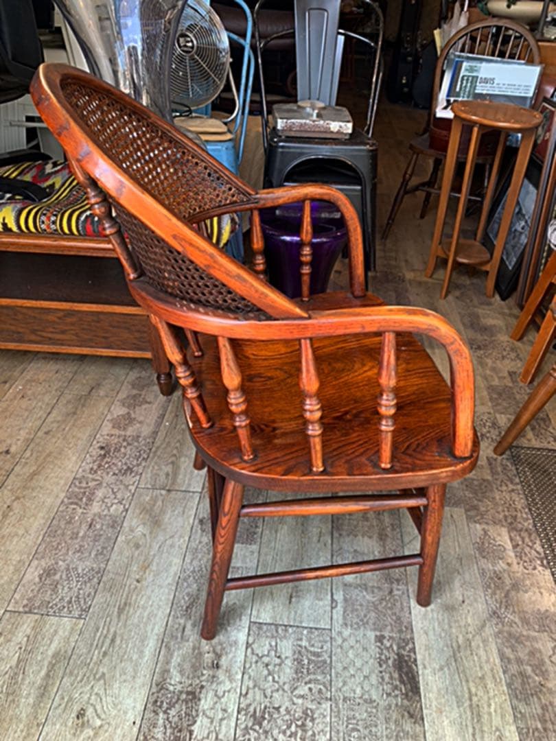 シンリーオーク材アームチェアー