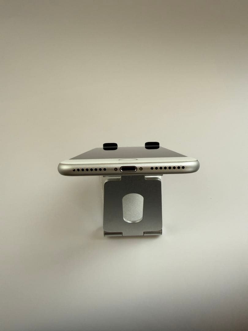 ［美品］iPhone 8 Plus 64GB シルバー 80%