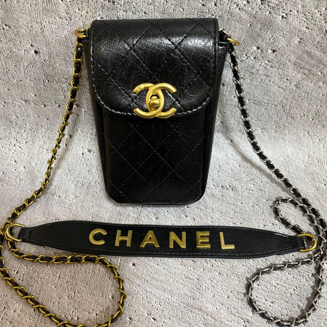 【新品未使用品】CHANEL ノベルティ　キルティング スマホ　ショルダーバッグ
