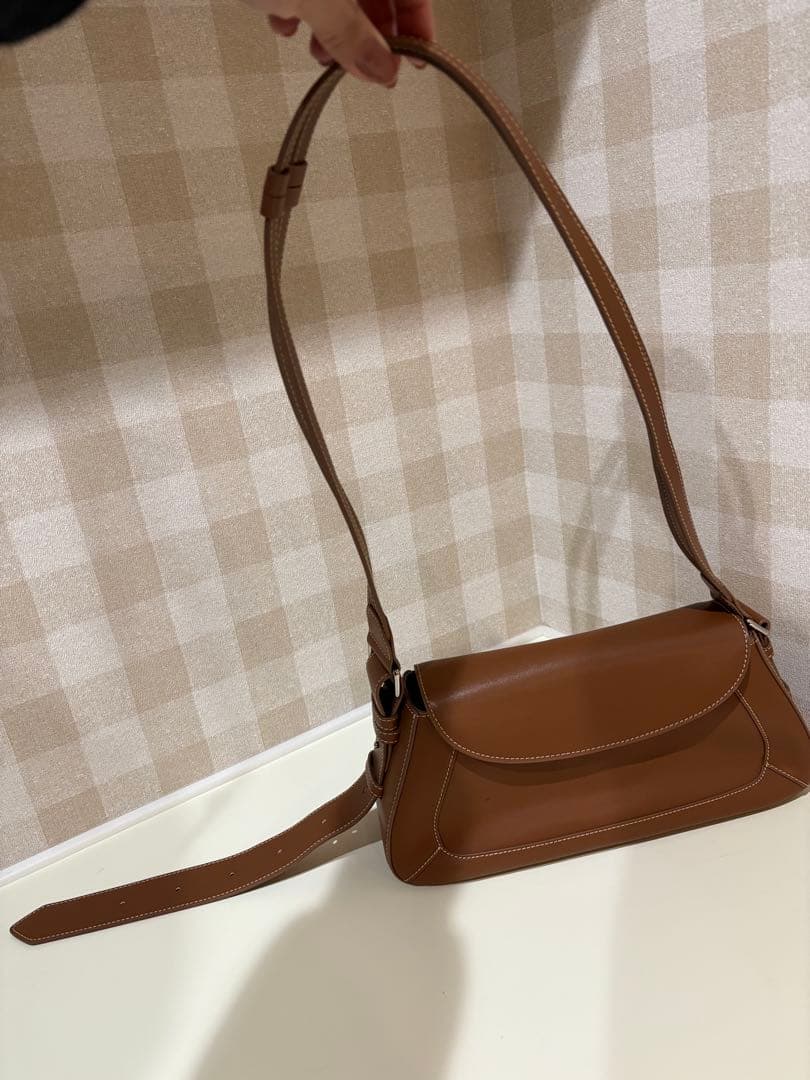 LAvenir (ラヴェニール)ショルダーバッグ　キャメル