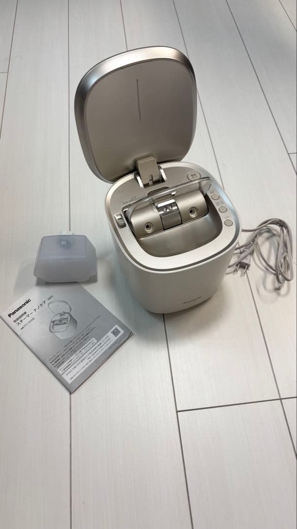 Panasonic フェイススチーマー ホワイト・シルバー