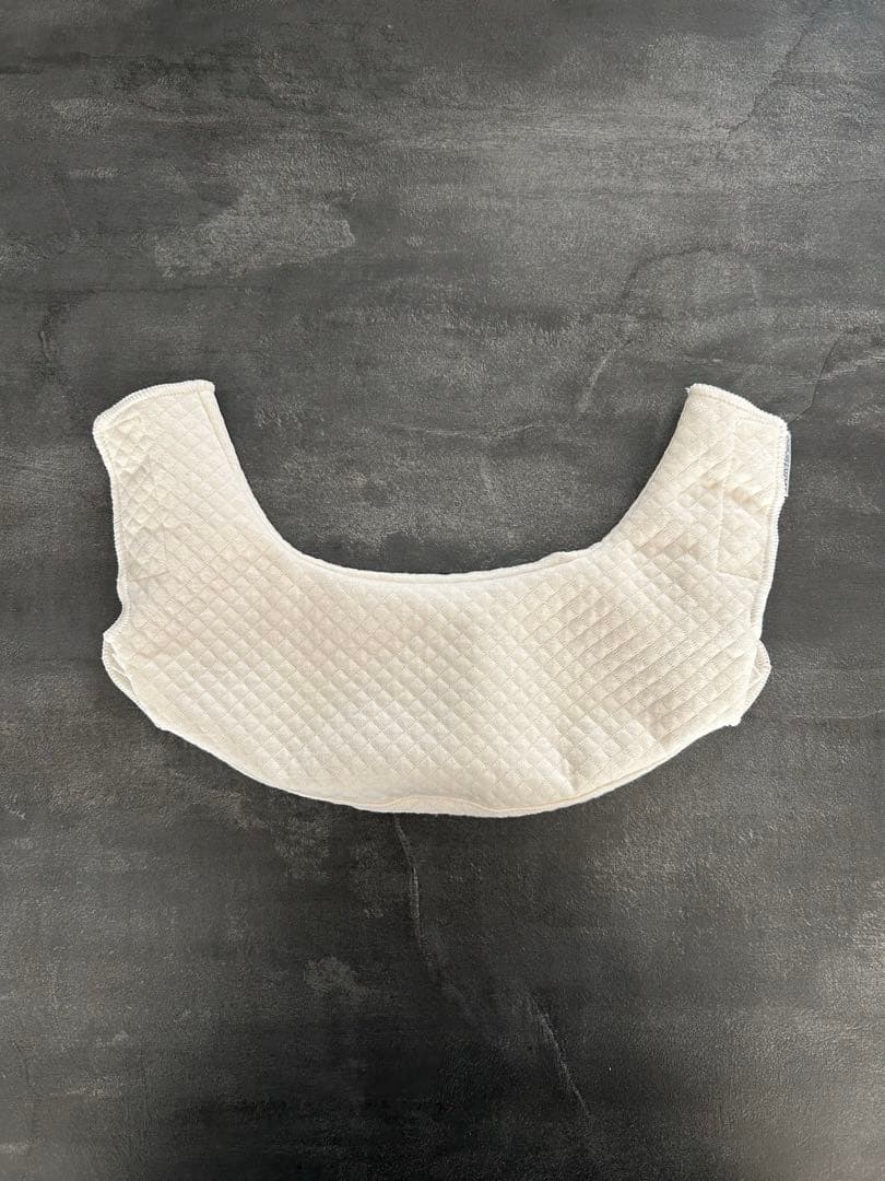 【ほぼ新品】ベビービョルン 専用よだれカバー付　ブラックONE KAI Air