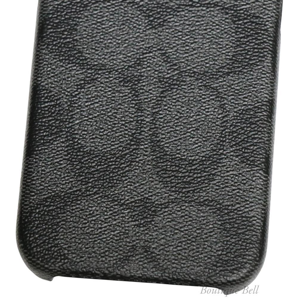 【コーチ】シグネチャー PVC iPhone15 ケース チャコールグレー