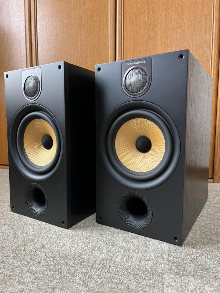 B&W 685S2 ブックシェルフ スピーカーとスタンドのセット