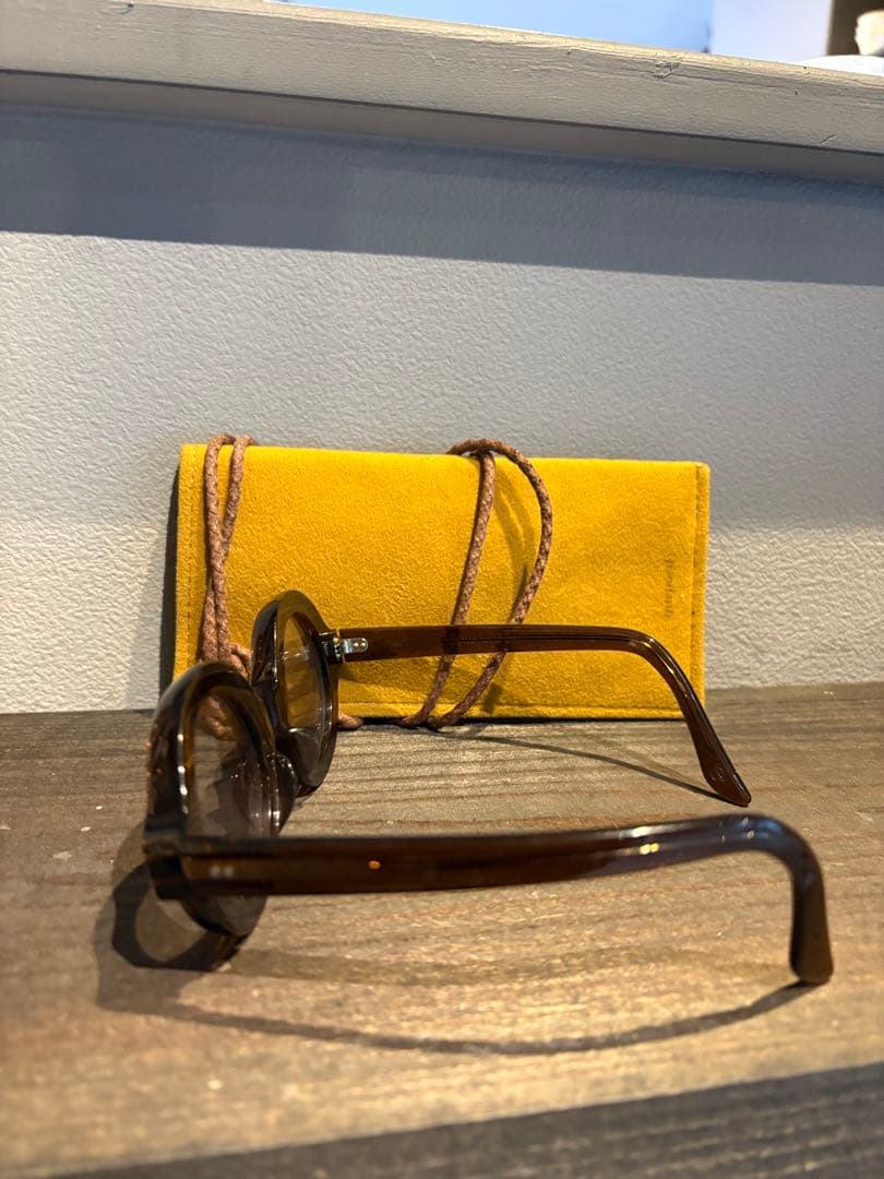 週末セール！guepard ギュパール　メガネケース付きサングラス