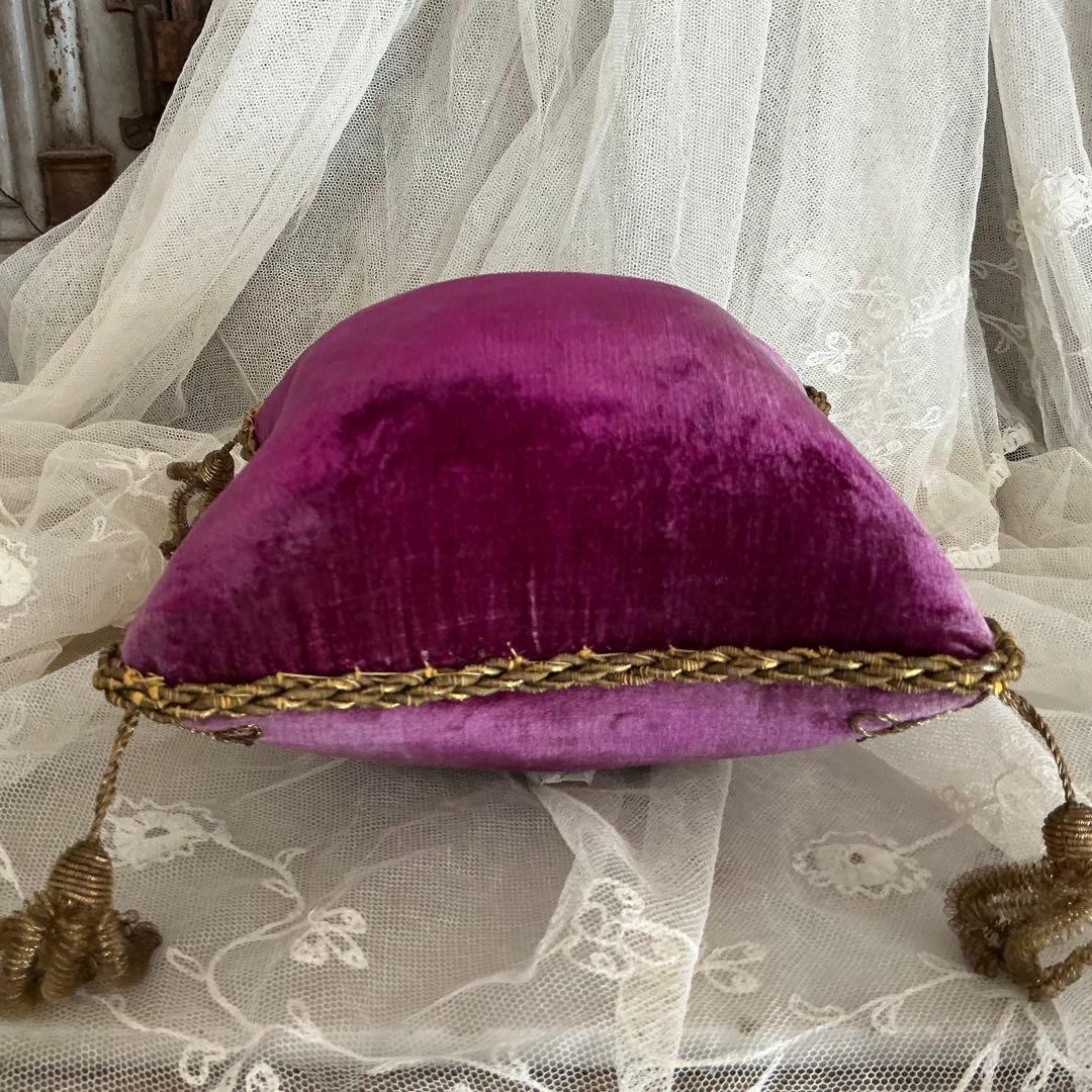 フランスアンティーク　ディスプレイ台座　シンプル♡　クッション　グローブドマリエ