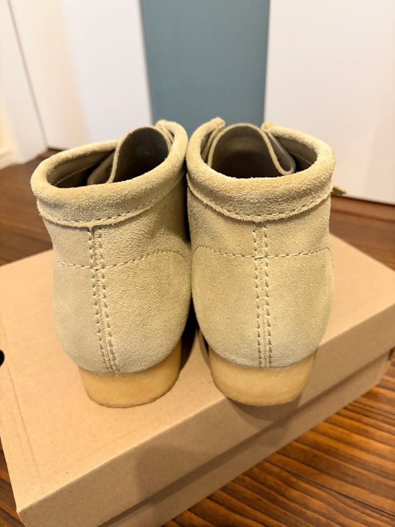 靴 Clarks Wallabee Boot Maple Suede