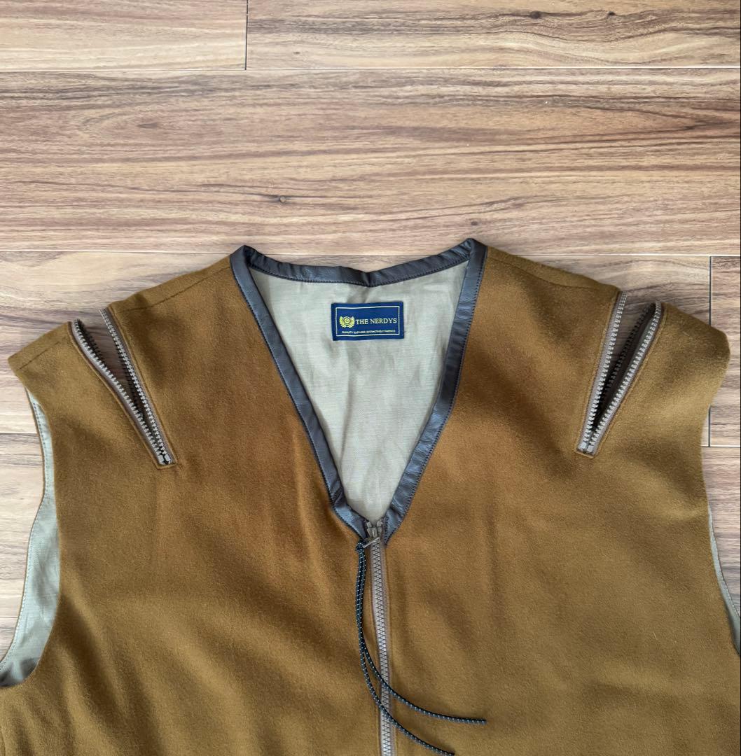 THE NERDYSブラウン ベストMELTON Over Vest Brown