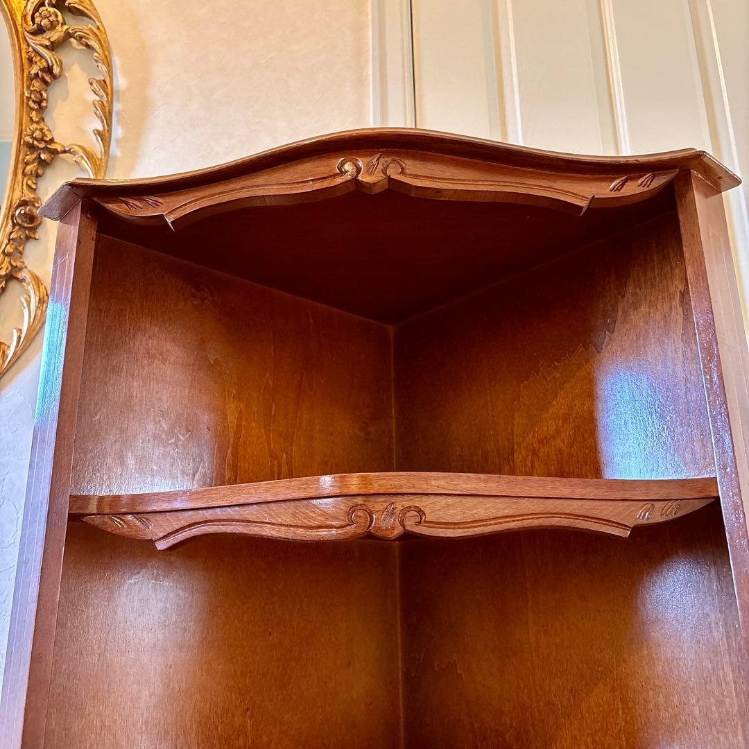 カモミール様 ご購入☆イタリア アンティーク 猫足 3段 飾り棚(レース付き)