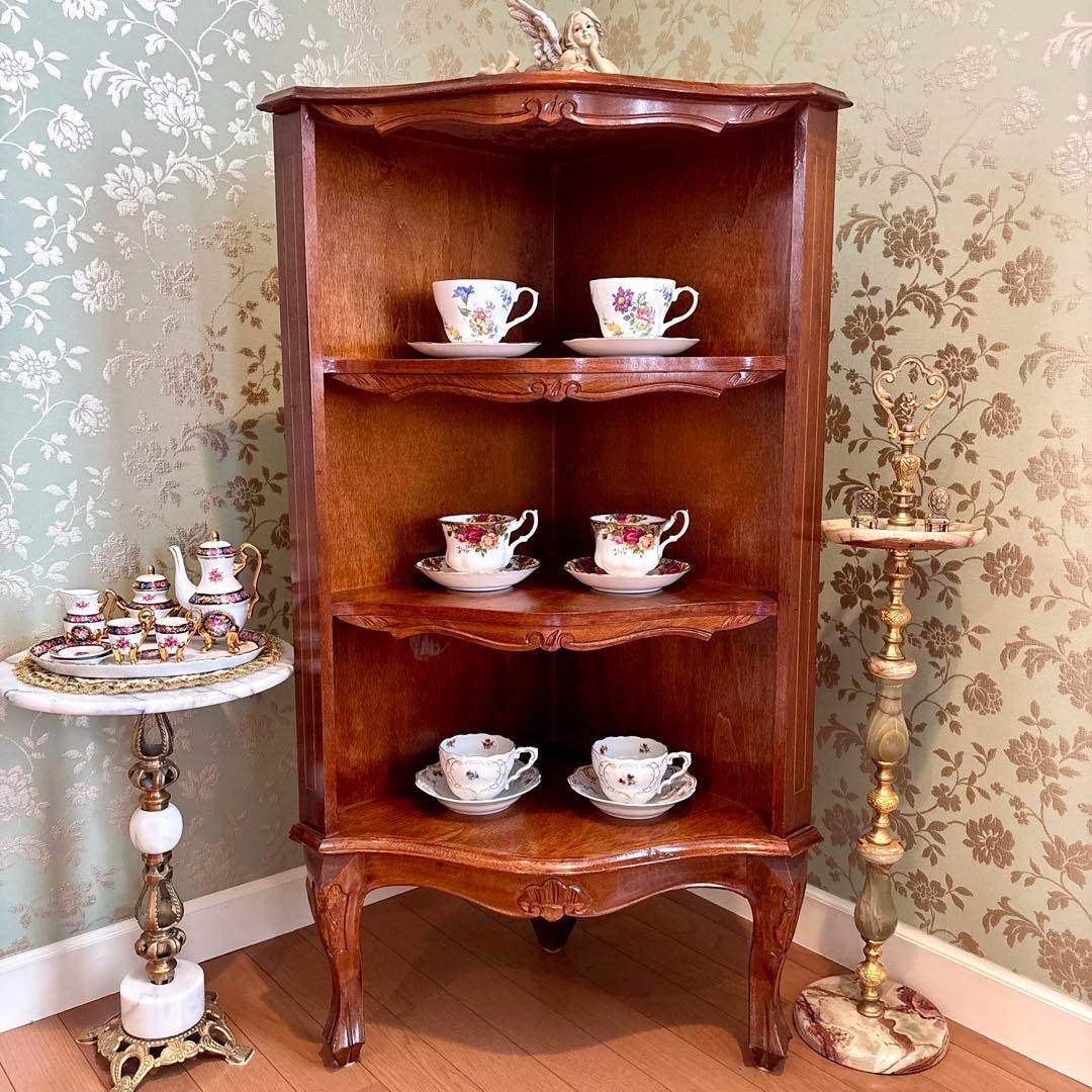 カモミール様 ご購入☆イタリア アンティーク 猫足 3段 飾り棚(レース付き)