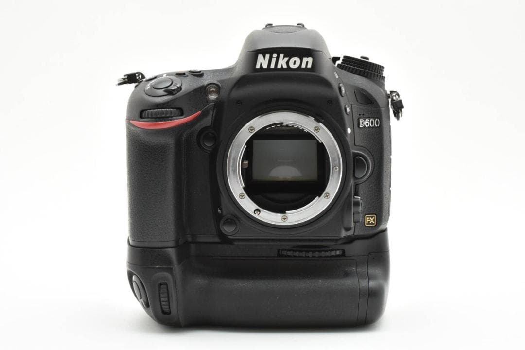 ■ 美品 ■ ニコン　Nikon D600 ボディ + MB-D14