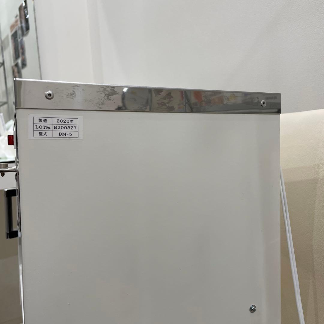 殺菌灯付保管庫　殺菌庫