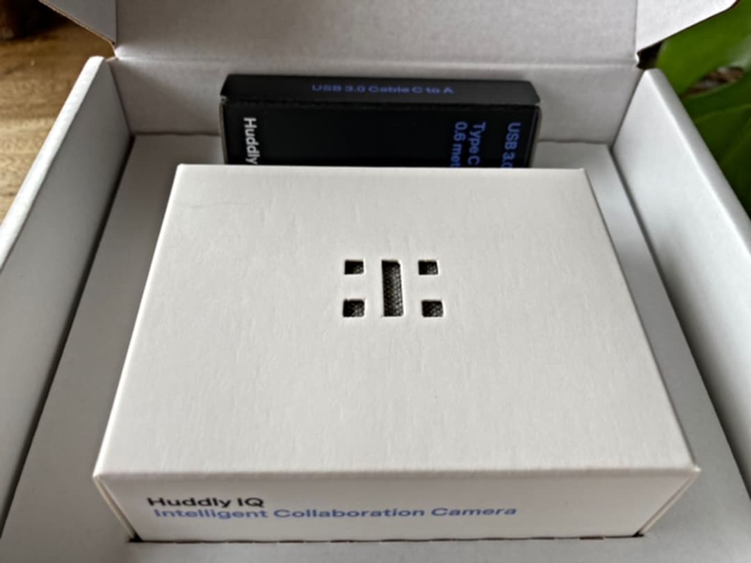 ☆新品/送料込☆Huddly IQ トラベルキット ウェブカメラ 黒 ノルウェー