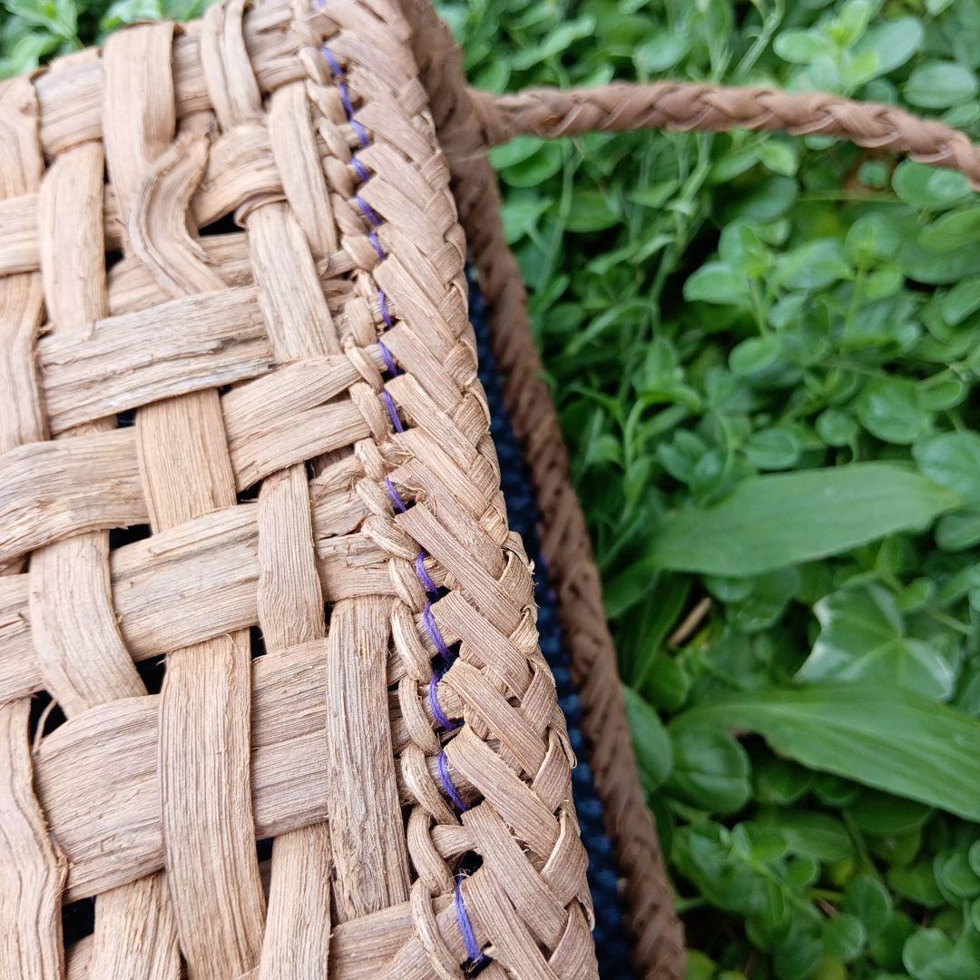 山葡萄籠　四角籠