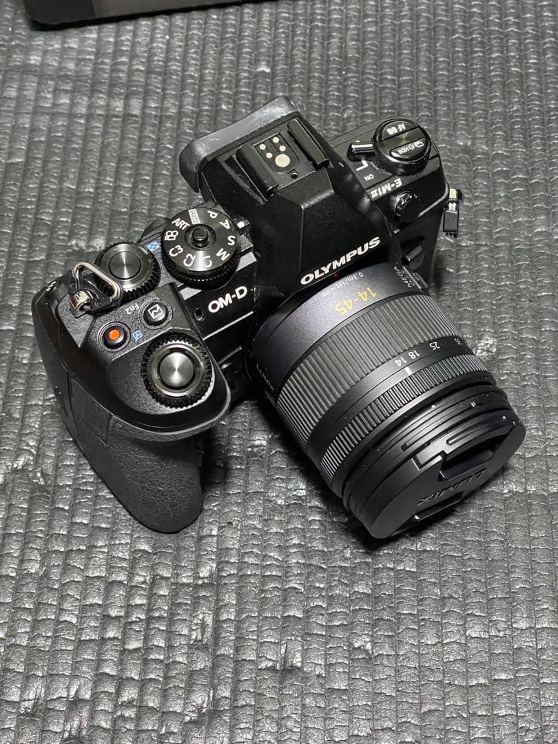 OLYMPUS OM-D E-M1 Mark II ブラック おまけ付