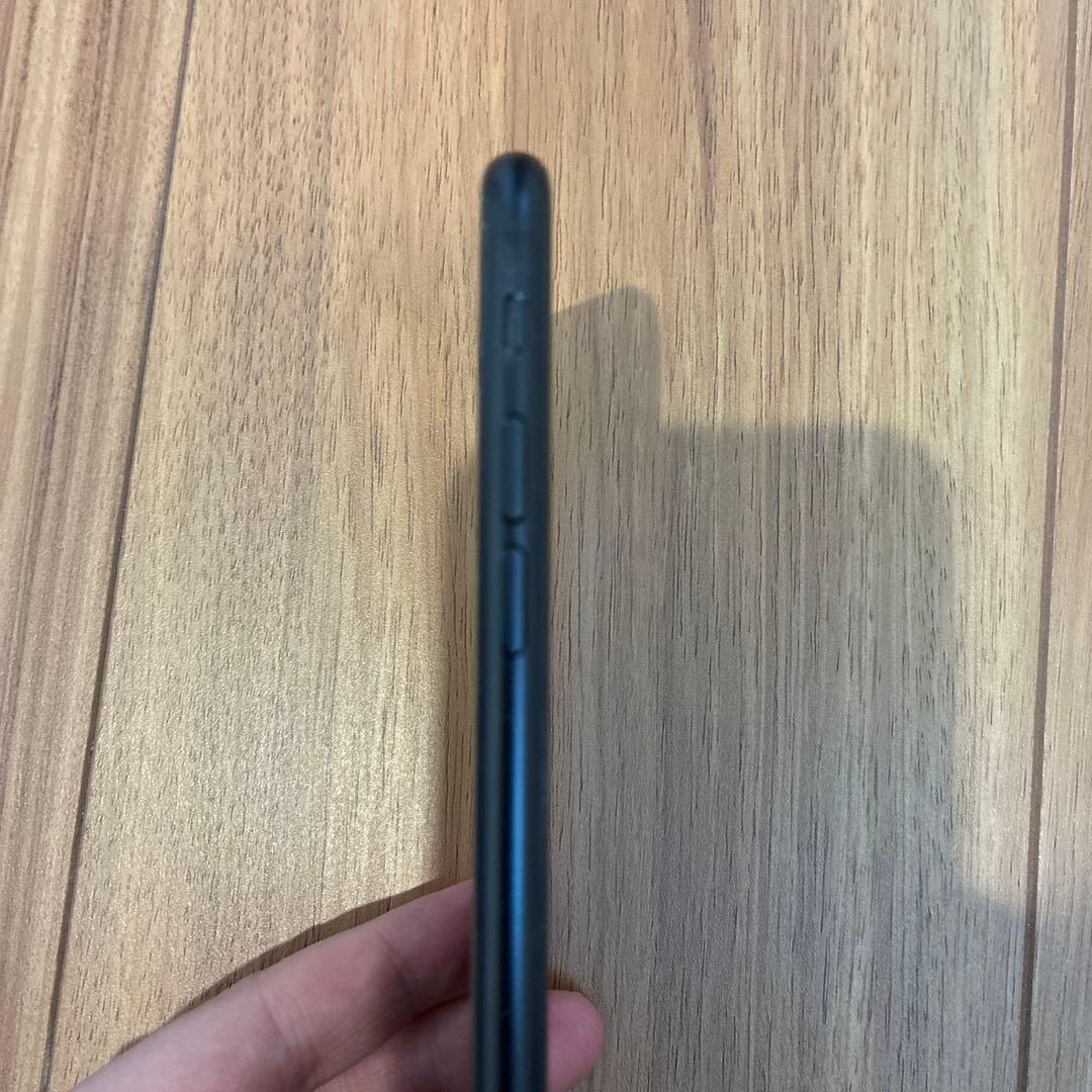 【お値下げOK】iPhoneSE 第二世代　64GB UQ mobile