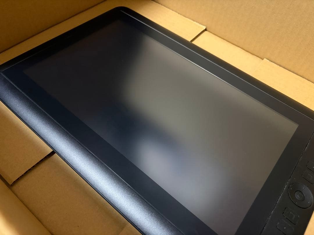 Wacom 液晶ペンタブレットCintiq 13HD
