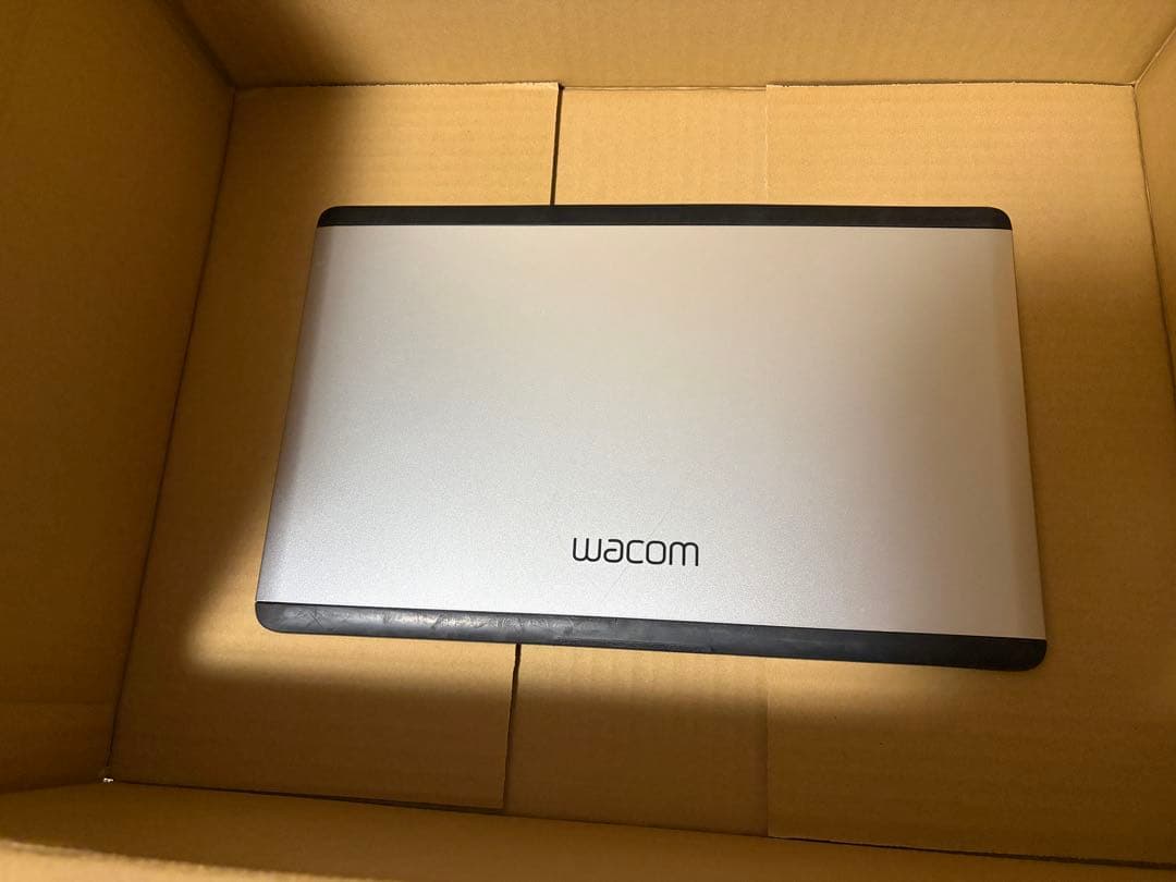 Wacom 液晶ペンタブレットCintiq 13HD