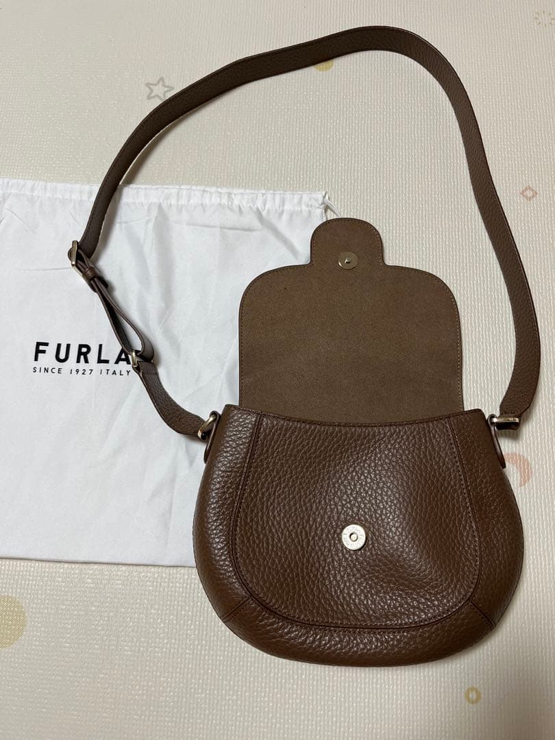 FURLA ブラウンレザーショルダーバッグ 保存袋付き