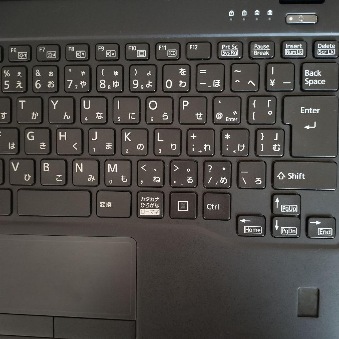 【おしゃれ】♥富士通 LIFEBOOK 第8世代Core i5 赤 軽量 人気