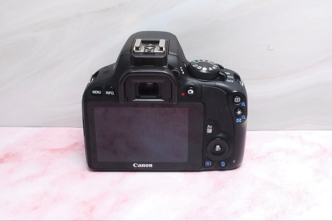 超軽量❣️持ち運びにも便利✨Canon Kiss X7✨旅行にも最適✨