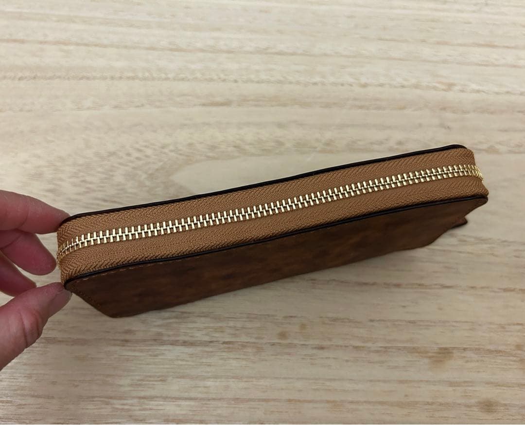 4本挿　ラウンドジップペンケース　ヌメ革　本革　バハギア　似