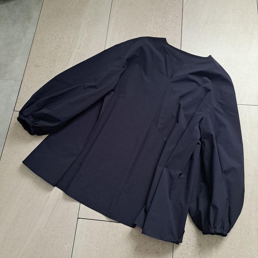 美品●アドーアADORE●ファンクショナルストレッチタックフレアブラウス