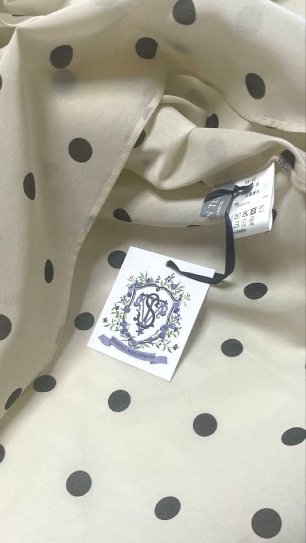 seventen セブンテン アイボリー ドットフリルブラウス
